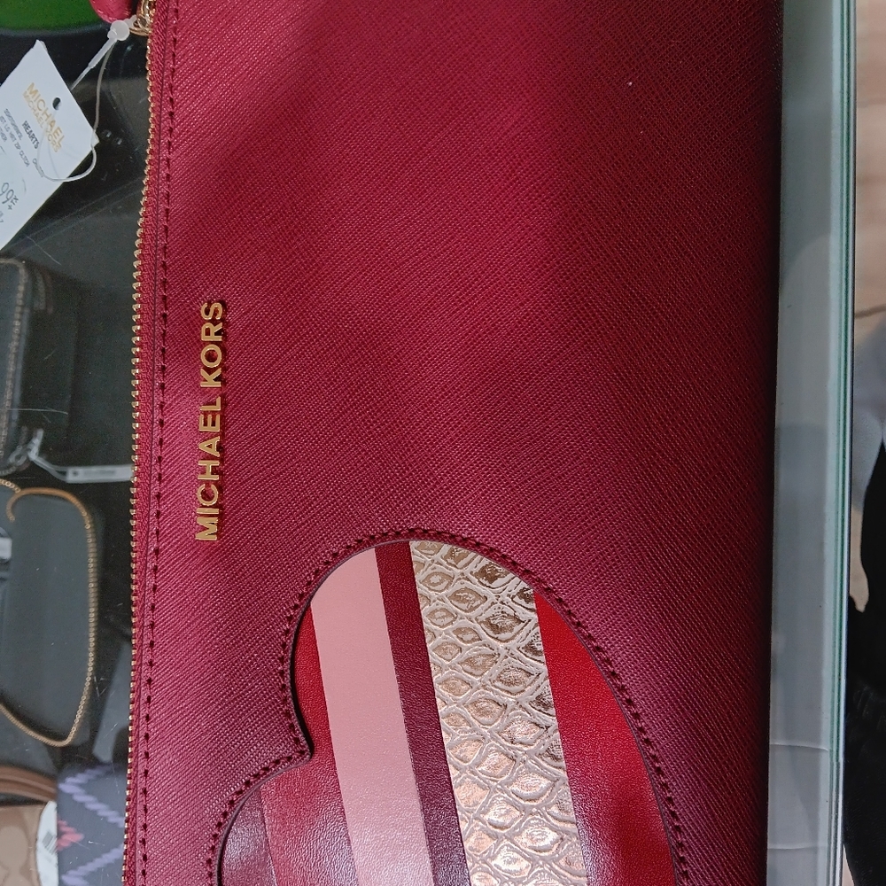 Michael Kors lrg. Zip clutch